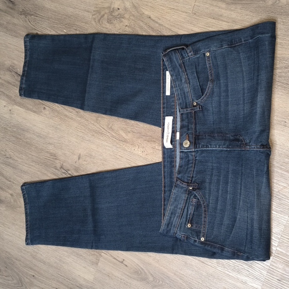 sac975 🧵Mid Rise Weekend Crop w/27.5" Inseam Vintage America Denim Jeans